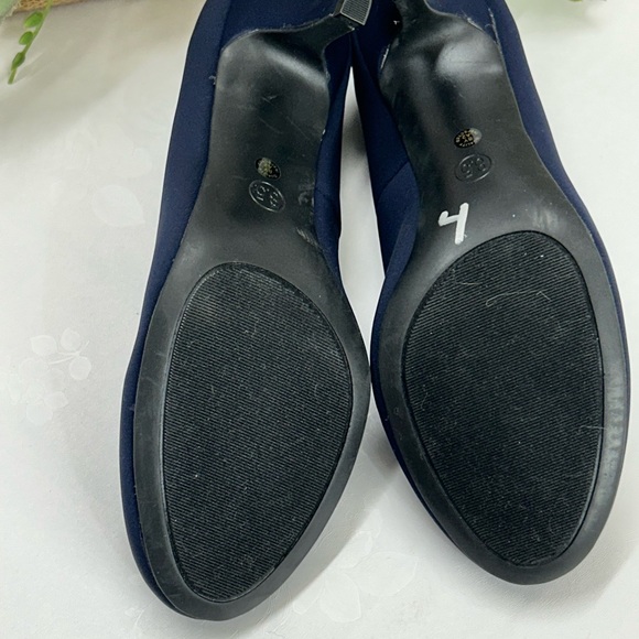 Easy Street Women's Dark Blue Heels - Picture 4 of 6